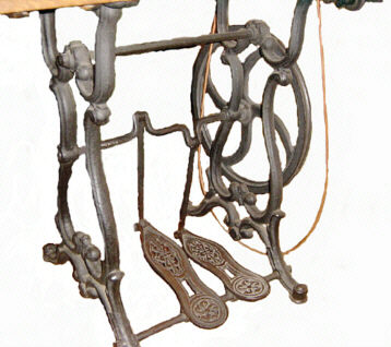Gussgestell der ersten Opelmaschine,
Original von Plaz & Rexroth Paris.