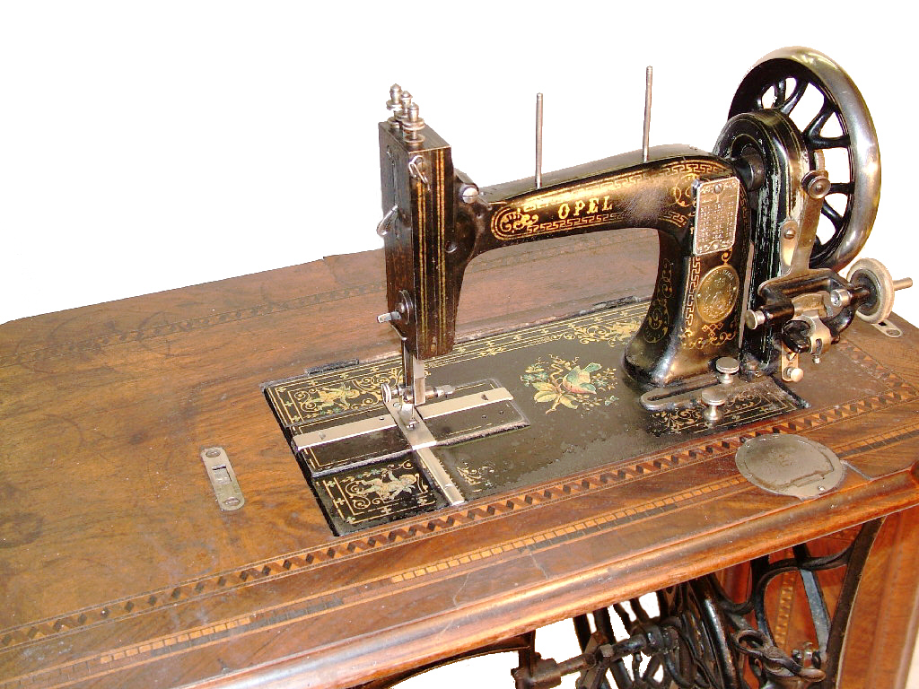 Langschiff- Nähmaschine Seriennummer 722958.